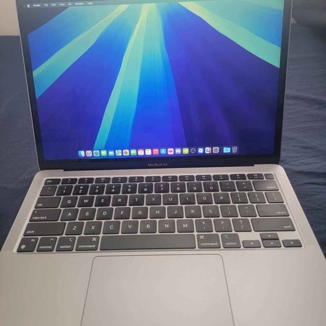 MacBook Air M1チップ　A2337 Apple MacBook Air M1 Chip 256GB SSD 8GB 13.3